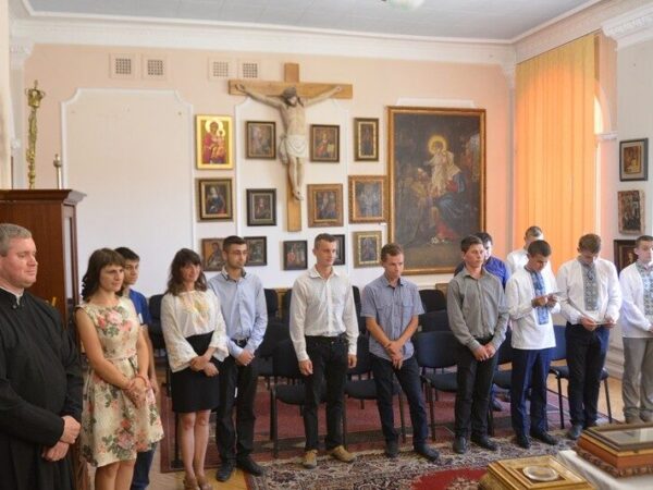 Дяківсько-катехитичний коледж Коломийської єпархії проводить набір на навчання