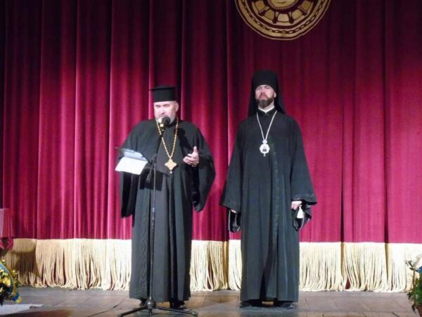 Владика Василій привітав освітян Коломийщини з професійним  днем