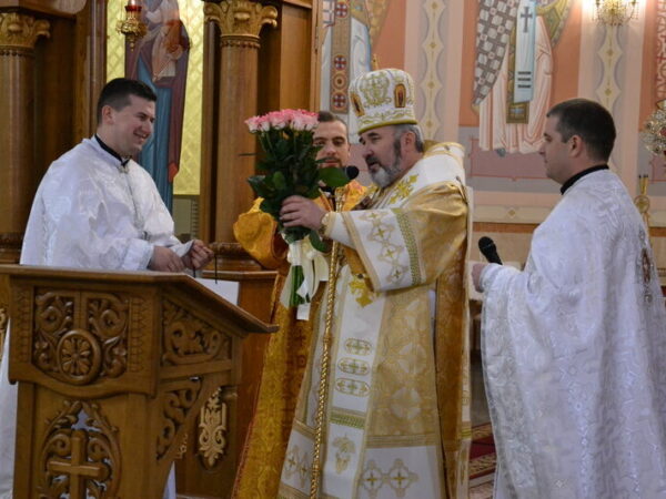 “Спробуймо поставити себе на місце багатого та знайти свого ближнього Лазаря, який потребує нашої любові й помочі”, —владика Василій Івасюк