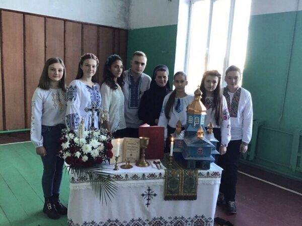 У Лоївській ЗОШ I-III cт. відзначили 30-річчя легалізації УГКЦ