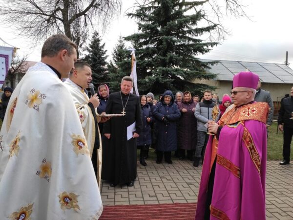 До Городенки привезли мощі святого Миколая