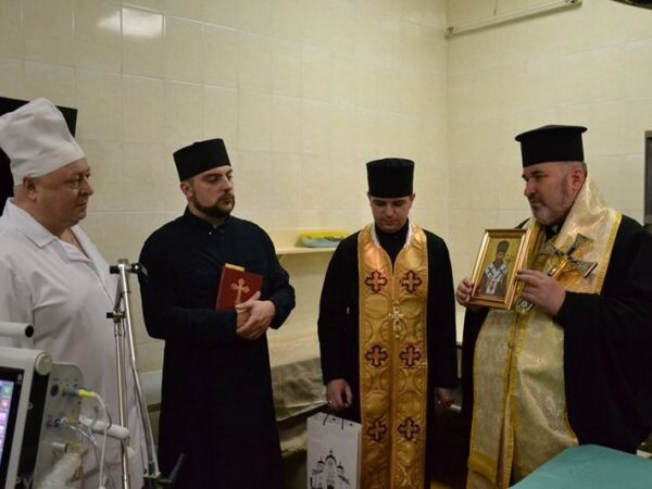 Освячення апарату штучної ветиляції легень у пологовому будинку (відео)