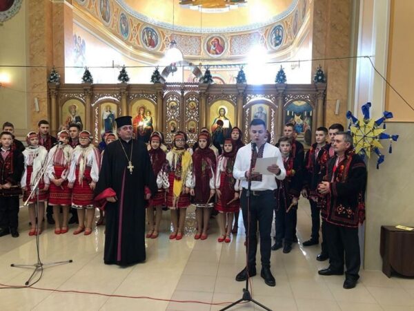 ІХ фестиваль розколяди “З нами Бог” відбувся в Отинії  (відео)