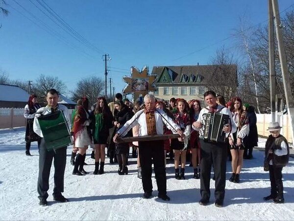 Розколяда на парафії села Петрів