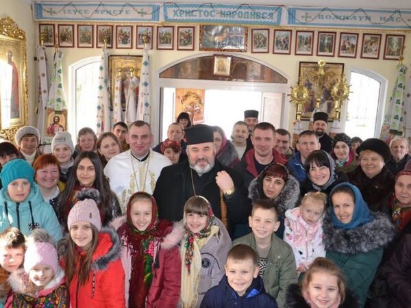 “Славім Різдво на рідній Україні”: У Лісному Хлібичині вібулась районна розколяда