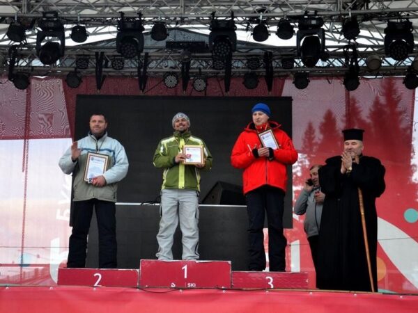 У Буковелі провели лижні змагання серед духовенства