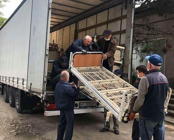 Коломийська ЦРЛ отримала механічні ліжка від української греко-католицької громади Німеччини