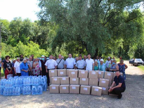 Духовенство Коломийської єпархії передало допомогу постраждалим від повені на Тлумаччині