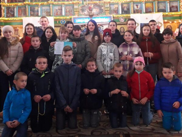 Діти з парафії с.Лоєва долучилися до всесвітньої молитви на вервиці