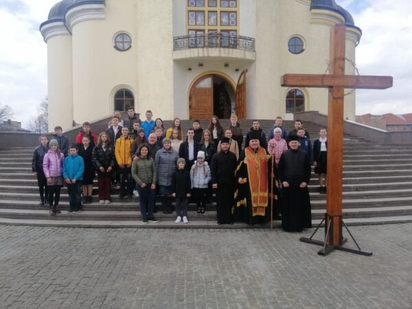 У Коломиї відбулась Хресна Дорога за участю учнів та молоді міста