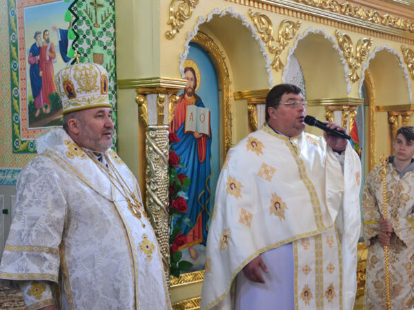 Владика Василій освятив дзвін у с. Іллінці