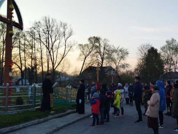 Христос розп’ятий на Голгофі. Хресна Дорога в с. Ворона