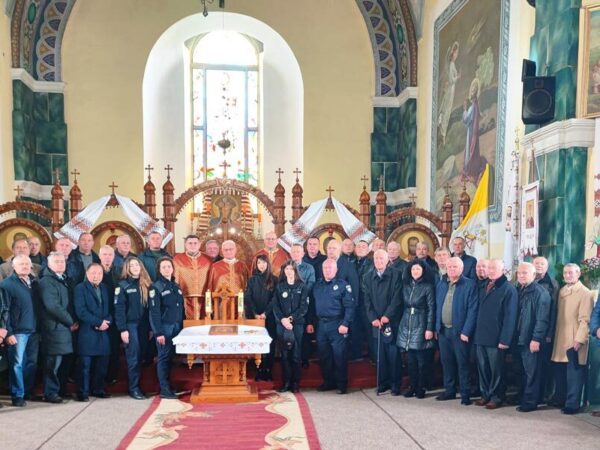 На парафії святого священномученика Йосафата м. Коломия вшанували померлих працівників поліції