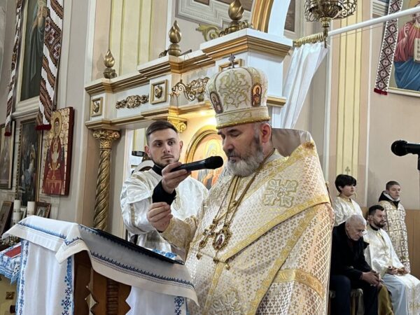 Слово єпископа Василія Івасюка у День Святого Миколая Чудотворця