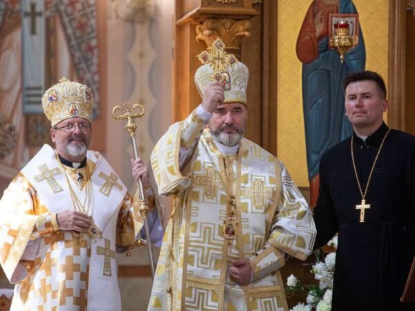 Блаженніший Святослав привітав владику Василя Івасюка з 65-річчям