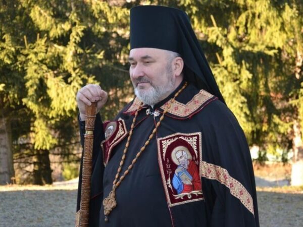 «Церква повинна мати в кожній лікарні капелана, який приходитиме до хворих», — владика Василь Івасюк