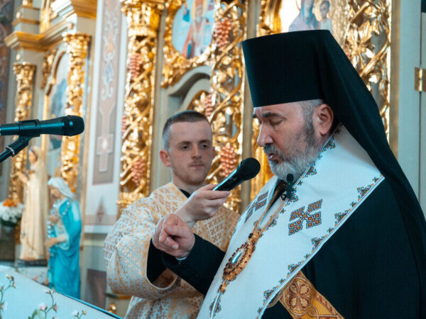 Проповідь єпарха Коломийського на Великій Вечірні у селі Старуня