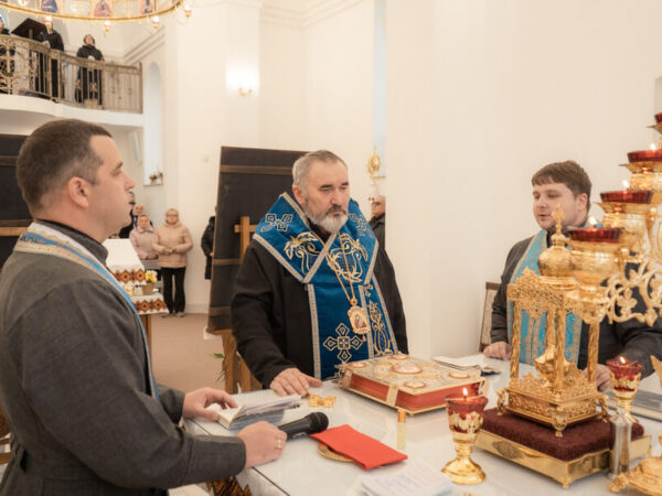 Владика Василій Івасюк очолив молебень у храмі святого Пантелеймона в Коломиї