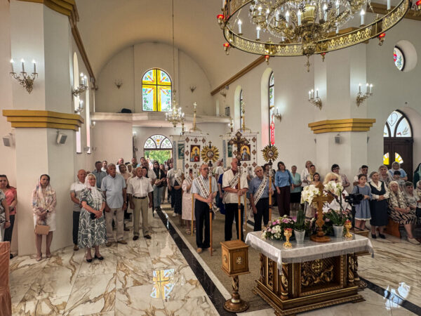 На парафії Трьох Святителів у Надвірній відзначили 65-річний ювілей о. Богдана Михайлини На парафії Трьох Святителів у Надвірній відзначили 65-річний ювілей о. Богдана Михайлини