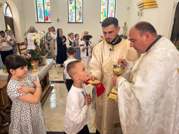 На парафії Трьох Святителів у Надвірній відзначили 65-річний ювілей о. Богдана Михайлини На парафії Трьох Святителів у Надвірній відзначили 65-річний ювілей о. Богдана Михайлини
