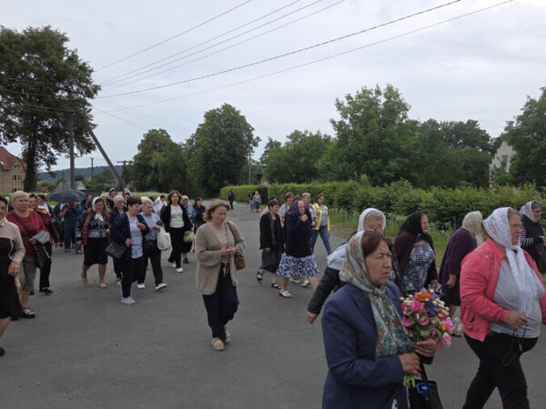 Проща медичних працівників до Богородичної святині села Товмачик Проща медичних працівників до Богородичної святині села Товмачик
