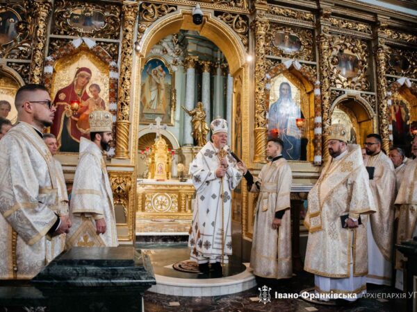 Преосвященний владика Петро Голіней взяв участь у подячній Архієрейській Літургії з нагоди іменин Митрополита Володимира Преосвященний владика Петро Голіней взяв участь у подячній Архієрейській Літургії з нагоди іменин Митрополита Володимира