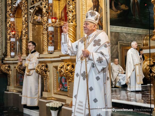 Преосвященний владика Петро Голіней взяв участь у подячній Архієрейській Літургії з нагоди іменин Митрополита Володимира Преосвященний владика Петро Голіней взяв участь у подячній Архієрейській Літургії з нагоди іменин Митрополита Володимира