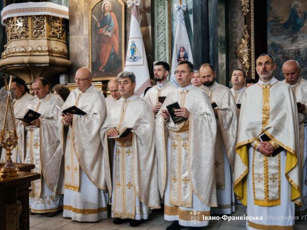 Преосвященний владика Петро Голіней взяв участь у подячній Архієрейській Літургії з нагоди іменин Митрополита Володимира Преосвященний владика Петро Голіней взяв участь у подячній Архієрейській Літургії з нагоди іменин Митрополита Володимира