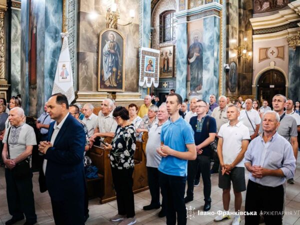 Преосвященний владика Петро Голіней взяв участь у подячній Архієрейській Літургії з нагоди іменин Митрополита Володимира Преосвященний владика Петро Голіней взяв участь у подячній Архієрейській Літургії з нагоди іменин Митрополита Володимира