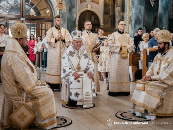 Преосвященний владика Петро Голіней взяв участь у подячній Архієрейській Літургії з нагоди іменин Митрополита Володимира Преосвященний владика Петро Голіней взяв участь у подячній Архієрейській Літургії з нагоди іменин Митрополита Володимира