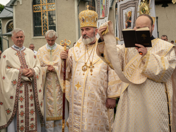 Владика Василь Івасюк очолив архиєрейську Літургію на парафії свв. Володимира і Ольги Владика Василь Івасюк очолив архиєрейську Літургію на парафії свв. Володимира і Ольги