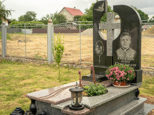 Владика Василь Івасюк очолив архиєрейську Літургію на парафії свв. Володимира і Ольги Владика Василь Івасюк очолив архиєрейську Літургію на парафії свв. Володимира і Ольги