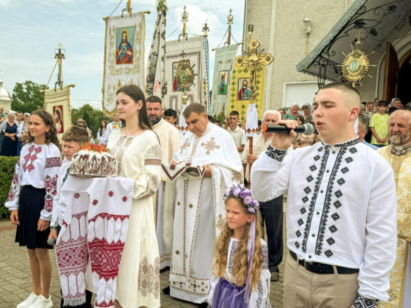 Владика Петро Голіней здійснив архипастирський візит до парафії святих Володимира і Ольги у Верхньому Майдані Владика Петро Голіней здійснив архипастирський візит до парафії святих Володимира і Ольги у Верхньому Майдані