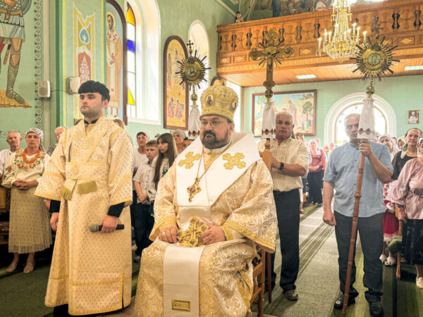 Владика Петро Голіней здійснив архипастирський візит до парафії святих Володимира і Ольги у Верхньому Майдані Владика Петро Голіней здійснив архипастирський візит до парафії святих Володимира і Ольги у Верхньому Майдані
