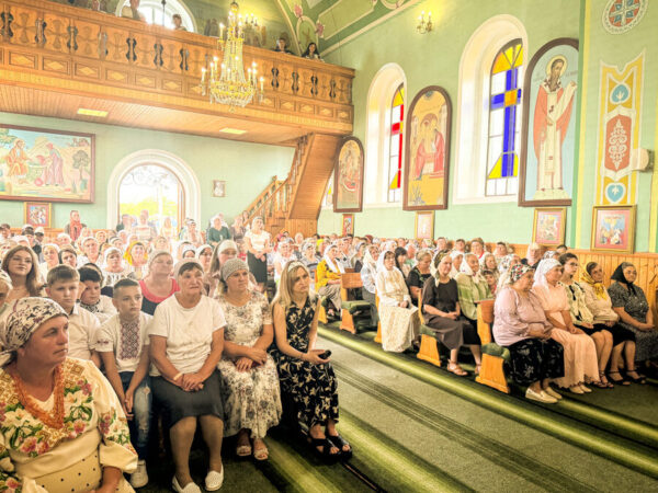 Владика Петро Голіней здійснив архипастирський візит до парафії святих Володимира і Ольги у Верхньому Майдані Владика Петро Голіней здійснив архипастирський візит до парафії святих Володимира і Ольги у Верхньому Майдані