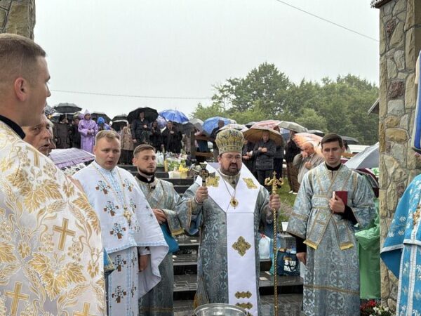 Проща медичних працівників до Богородичної святині села Товмачик Проща медичних працівників до Богородичної святині села Товмачик