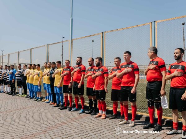 Команда священників Коломийської єпархії здобула «срібло» на першому Митрополичому футбольному турнірі Команда священників Коломийської єпархії здобула «срібло» на першому Митрополичому футбольному турнірі