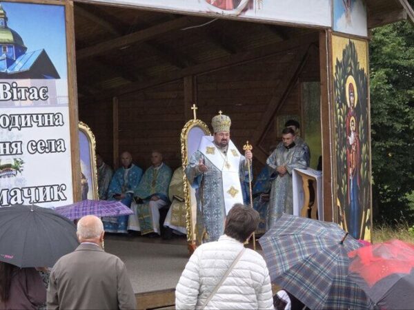 Проща медичних працівників до Богородичної святині села Товмачик Проща медичних працівників до Богородичної святині села Товмачик