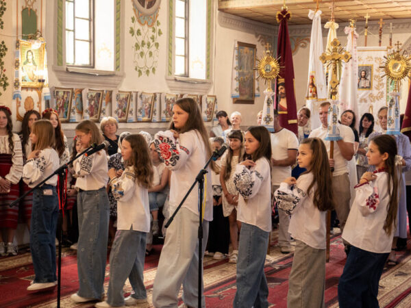 Владика Василій Івасюк відвідав парафію Трьох Святителів у Прибилові Владика Василій Івасюк відвідав парафію Трьох Святителів у Прибилові