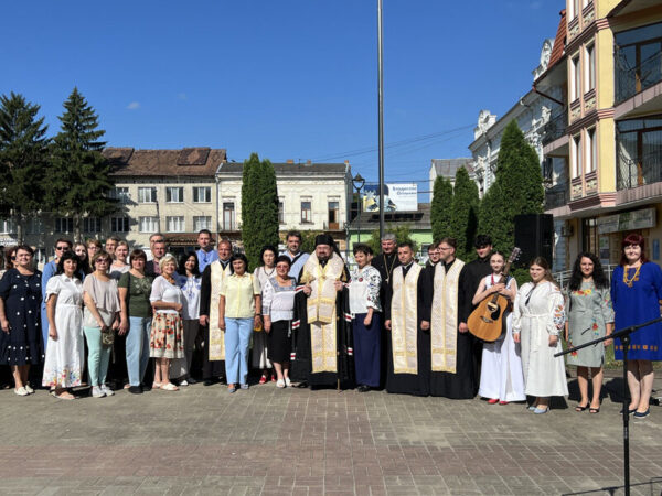 Владика Петро Голіней очолив Архиєрейську Літургію в Катедральному соборі Коломиї Владика Петро Голіней очолив Архиєрейську Літургію в Катедральному соборі Коломиї
