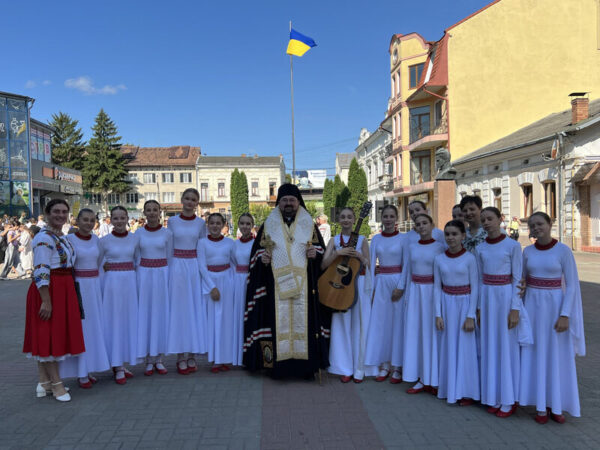 Владика Петро Голіней очолив Архиєрейську Літургію в Катедральному соборі Коломиї Владика Петро Голіней очолив Архиєрейську Літургію в Катедральному соборі Коломиї