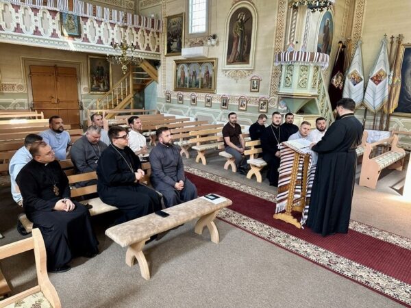 У Воскресінцях відбулися збори Душпастирського відділу Коломийської єпархії УГКЦ У Воскресінцях відбулися збори Душпастирського відділу Коломийської єпархії УГКЦ