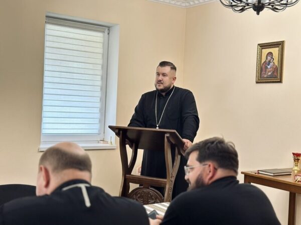 У Воскресінцях відбулися збори Душпастирського відділу Коломийської єпархії УГКЦ У Воскресінцях відбулися збори Душпастирського відділу Коломийської єпархії УГКЦ