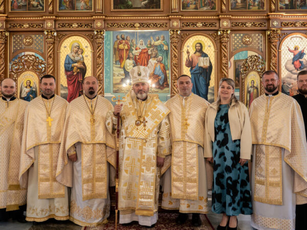 Владика Василь Івасюк у Надорожній: «Хрест Господній допомагає усвідомити силу Божої любові»