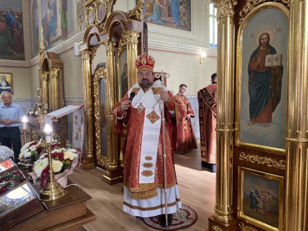 В Іванівцях відзначили свято Воздвиження Чесного і Животворчого Хреста Господнього В Іванівцях відзначили свято Воздвиження Чесного і Животворчого Хреста Господнього