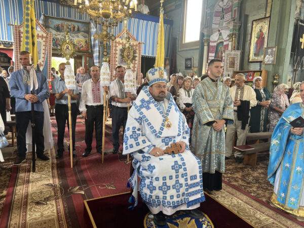 Владика Петро Голіней відвідав парафію Різдва Пресвятої Богородиці у с. Городниця Владика Петро Голіней відвідав парафію Різдва Пресвятої Богородиці у с. Городниця