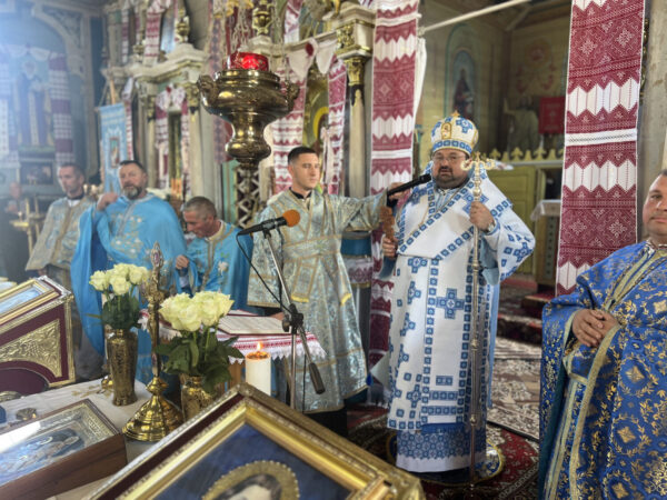 Владика Петро Голіней відвідав парафію Різдва Пресвятої Богородиці у с. Городниця Владика Петро Голіней відвідав парафію Різдва Пресвятої Богородиці у с. Городниця
