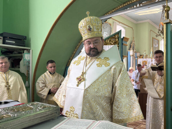 Владика Петро Голіней очолив святкову Літургію у Стрільчому з нагоди храмового празника Владика Петро Голіней очолив святкову Літургію у Стрільчому з нагоди храмового празника