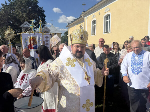 Владика Петро Голіней очолив святкову Літургію у Стрільчому з нагоди храмового празника Владика Петро Голіней очолив святкову Літургію у Стрільчому з нагоди храмового празника