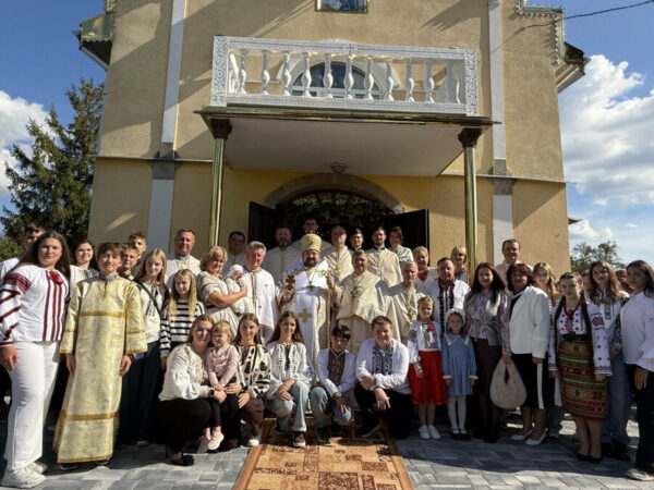 Владика Петро Голіней очолив святкову Літургію у Стрільчому з нагоди храмового празника Владика Петро Голіней очолив святкову Літургію у Стрільчому з нагоди храмового празника
